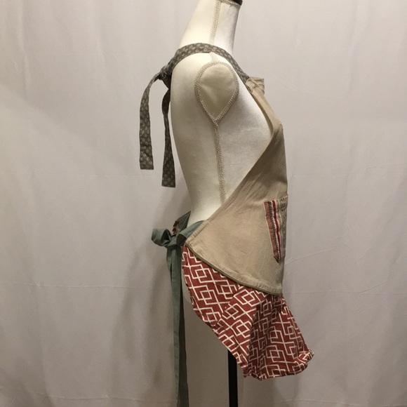 DESIGNS IMPORTS BRAND NEW GATHER TOGETHER FUFFLE APRON - Picture 8 of 9